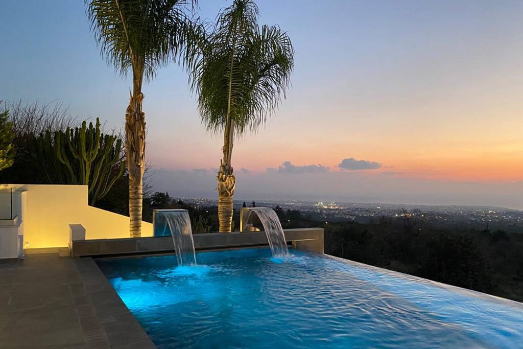 4-bedroom-luxury-Detached-House-for-sale-in-Paphos-Cyprus2.jpg