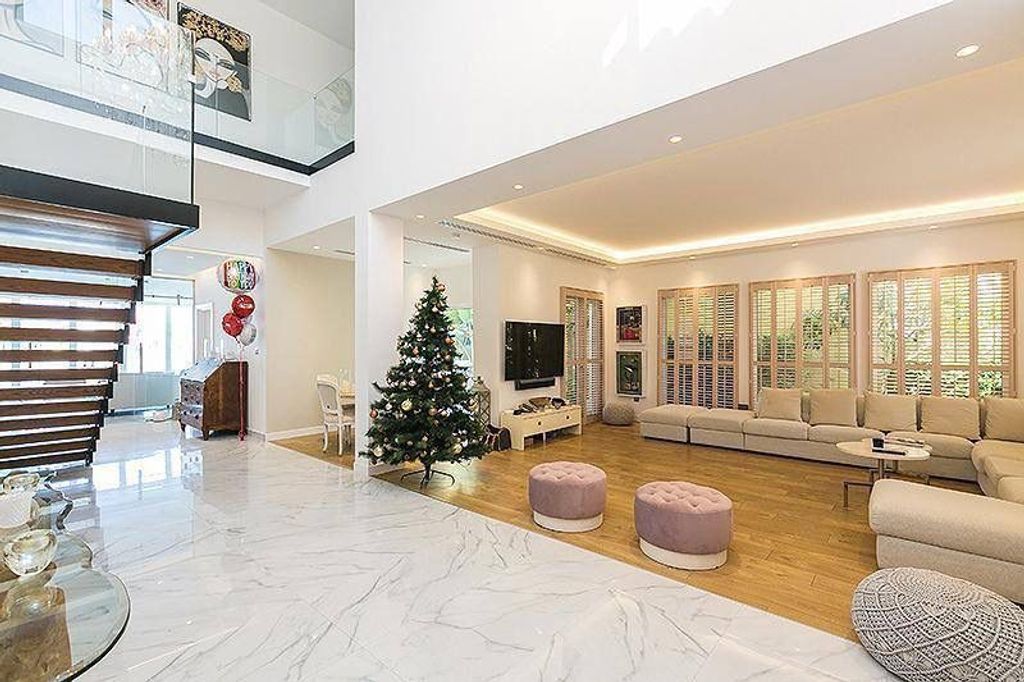 5-bedroom-luxury-Villa-for-sale-in-frond-b-The-Palm-Jumeirah-Dubai4.jpg