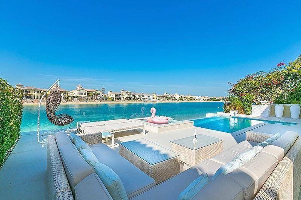 5-bedroom-luxury-Villa-for-sale-in-frond-b-The-Palm-Jumeirah-Dubai7-2.jpg