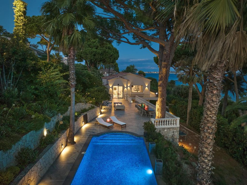 6-bedroom-luxury-Villa-for-sale-in-Cannes-France1-1.jpg
